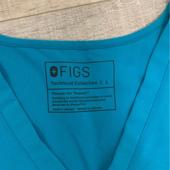 Figs scrub top - Picture 4 of 7